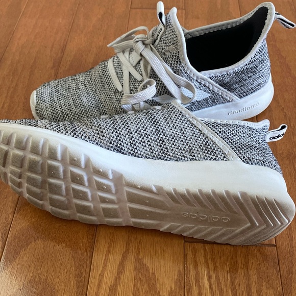 Women’s Adidas Cloudfoam sneakers size 6 - Picture 5 of 5